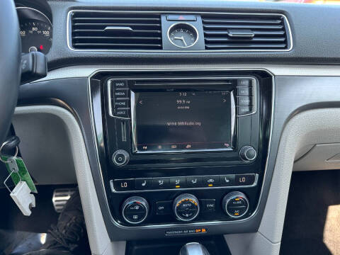 2017 Volkswagen Passat 1.8T R-Line