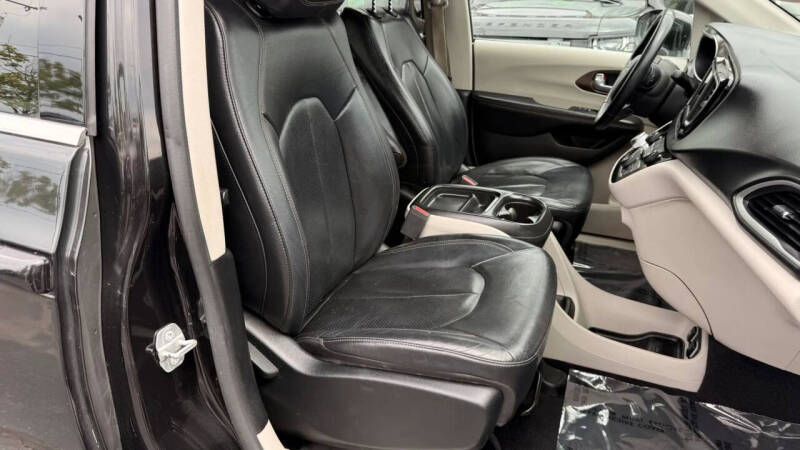 2018 Chrysler Pacifica Touring L