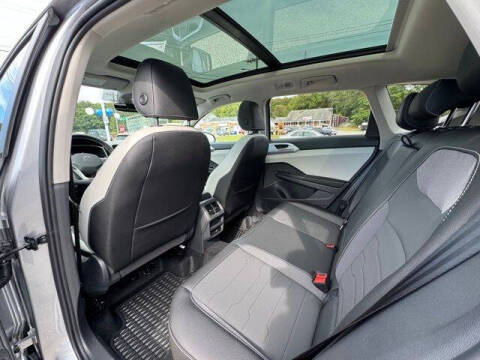 2025 Volkswagen Taos SE 4Motion