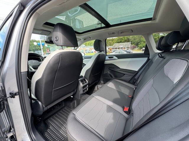 2025 Volkswagen Taos SE 4Motion