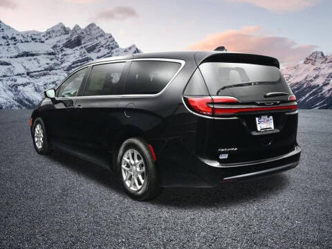 2027 Chrysler Pacifica Select