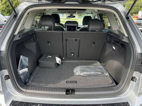 2025 Volkswagen Taos SE 4Motion