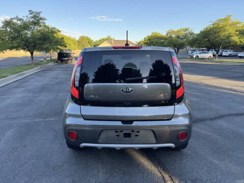 2019 Kia Soul +