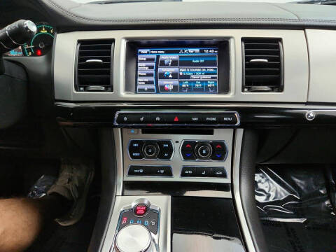 2015 Jaguar XF 3.0 Sport