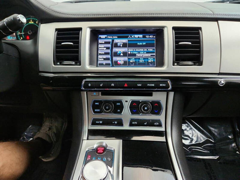 2015 Jaguar XF 3.0 Sport