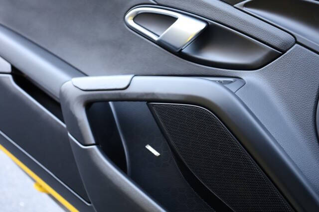 2021 Porsche 718 Cayman