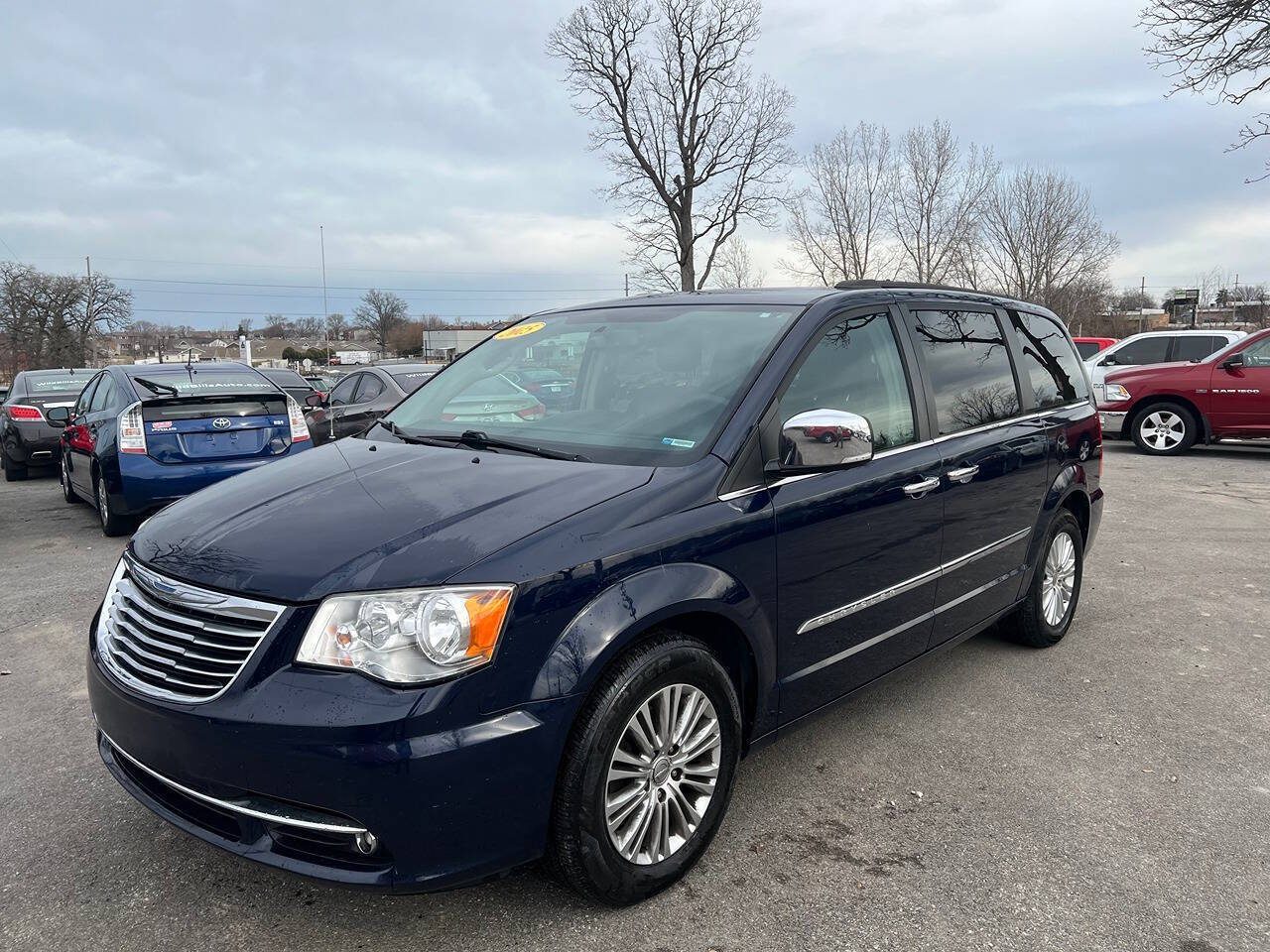2015 Chrysler Town and Country Touring L 4dr Mini Van's photo