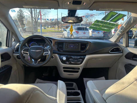 2017 Chrysler Pacifica LX