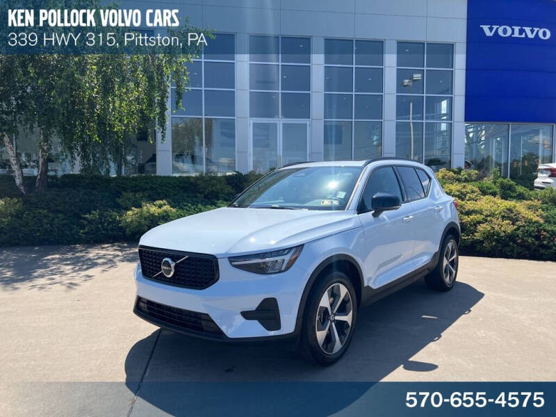 2026 Volvo XC40 B5 Core