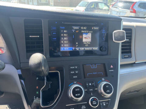 2017 Toyota Sienna