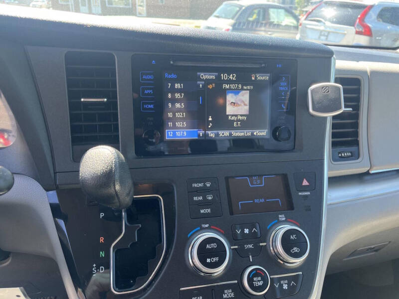 2017 Toyota Sienna