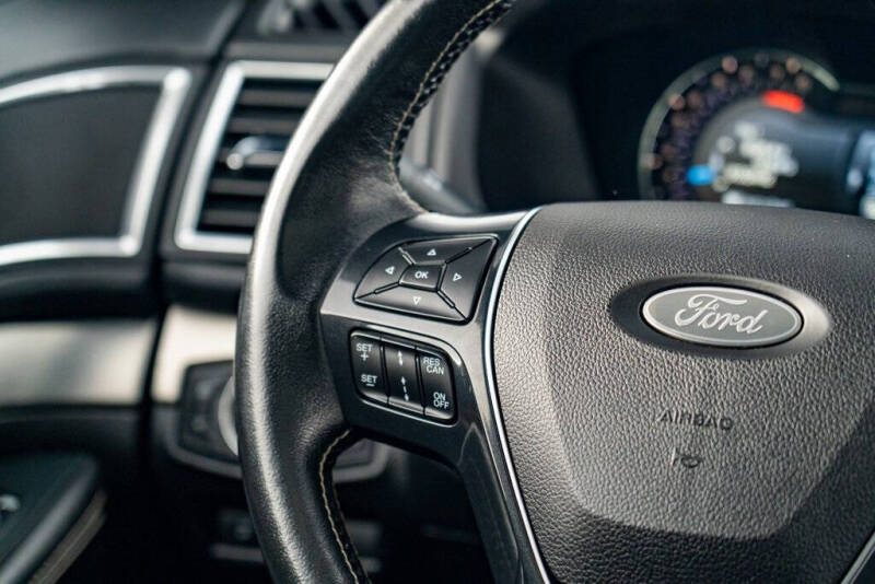 2017 Ford Explorer Platinum