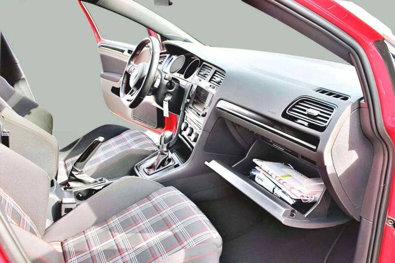 2017 Volkswagen Golf GTI S