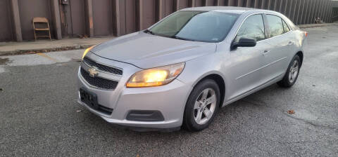 2013 Chevrolet Malibu for sale at EXPRESS MOTORS in Grandview MO