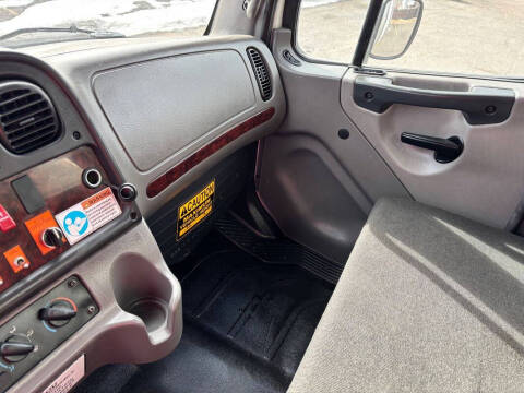 2014 Freightliner M2 106