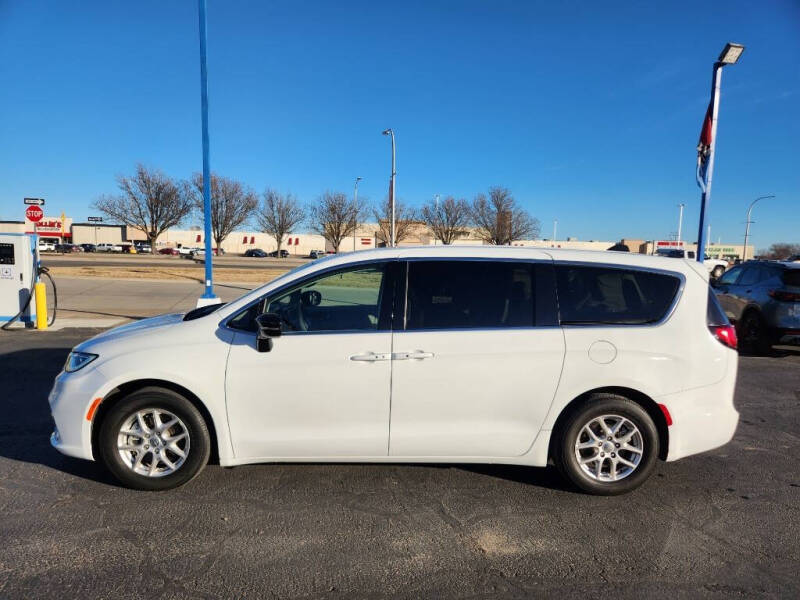2024 Chrysler Pacifica Touring L