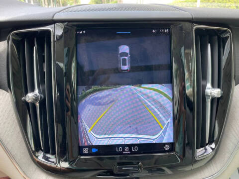 2023 Volvo XC60 B5 Plus Dark Theme