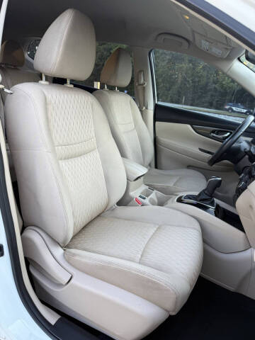 2017 Nissan Rogue SV