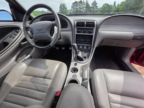 2004 Ford Mustang GT Deluxe