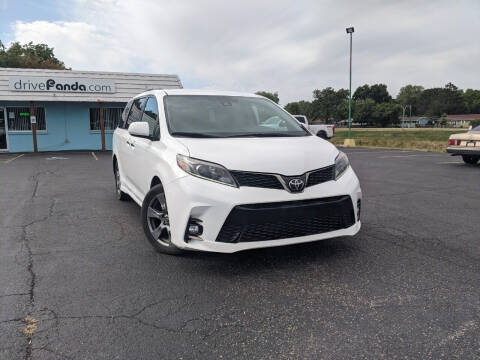 2018 Toyota Sienna for sale at DrivePanda.com in Dekalb IL