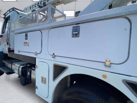 2015 Freightliner 108 SD