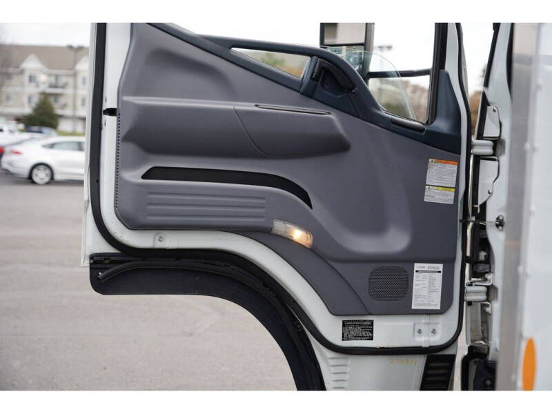 2015 Mitsubishi Fuso FE180