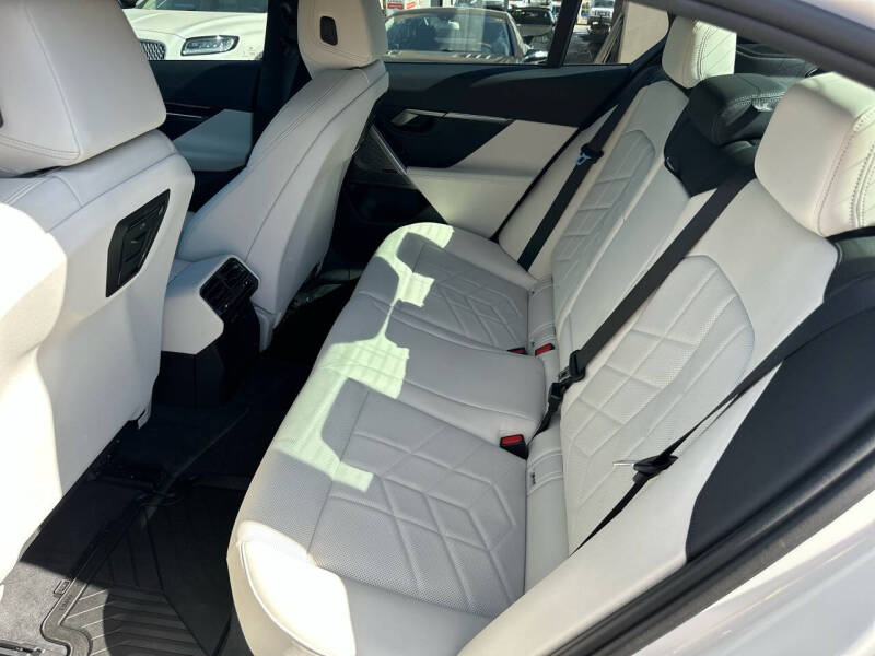 2024 BMW i5 eDrive40