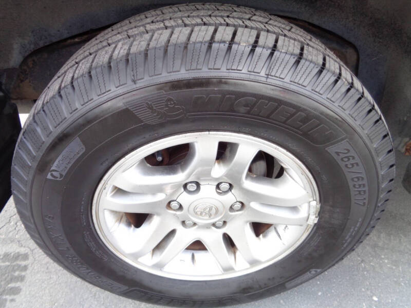 2004 Toyota Sequoia SR5