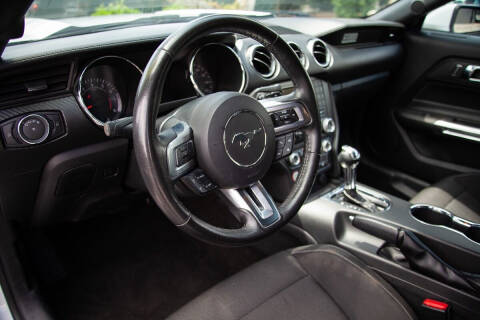 2016 Ford Mustang V6