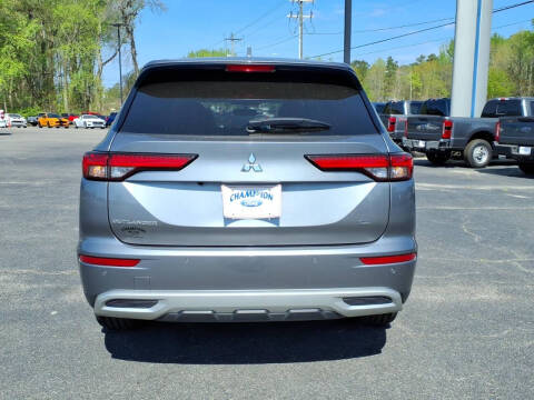 2024 Mitsubishi Outlander SE