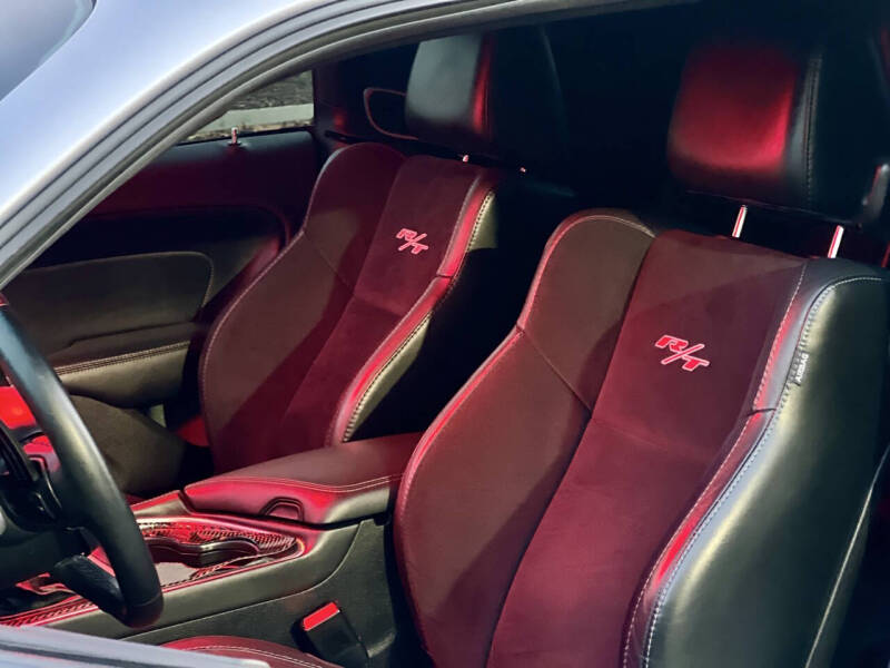 2016 Dodge Challenger R/T Plus