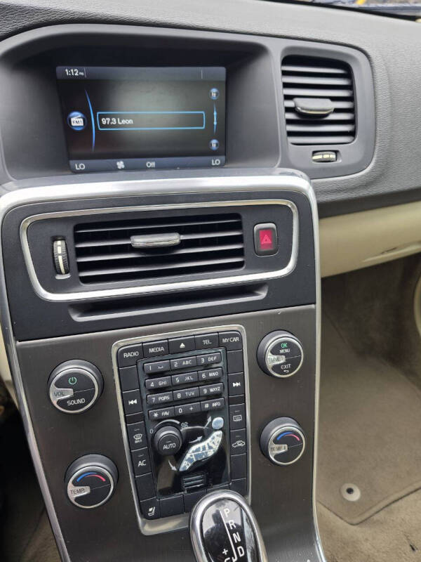 2014 Volvo S60 T5 Platinum