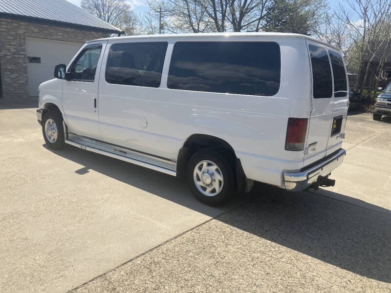 2010 Ford E-Series E-350 SD XLT