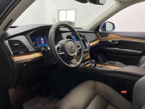 2025 Volvo XC90 B6 Plus Bright Theme 7P