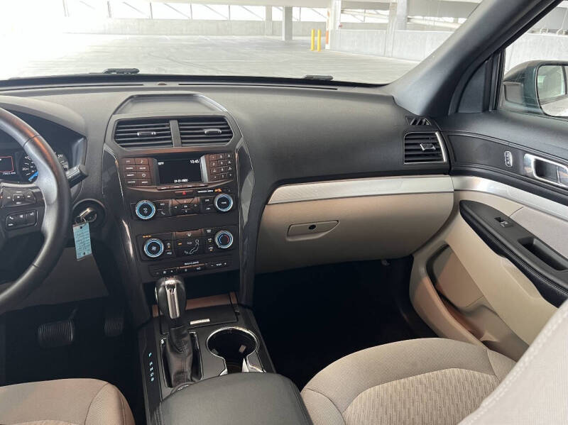 2018 Ford Explorer