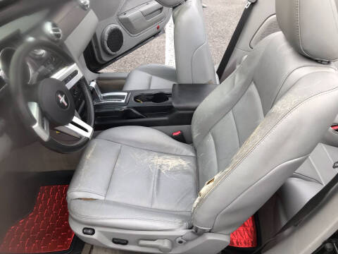 2007 Ford Mustang V6 Deluxe