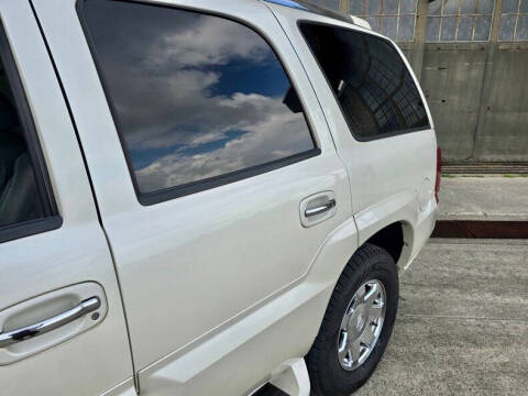 2004 Cadillac Escalade