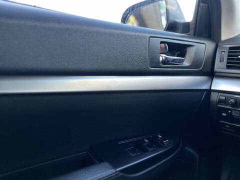 2011 Subaru Legacy 2.5i Premium