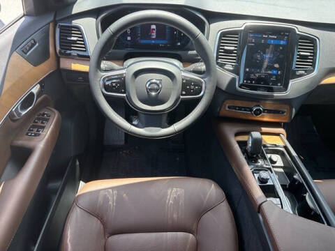 2024 Volvo XC90 B5 Plus Bright Theme