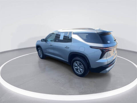 2024 Chevrolet Traverse LT