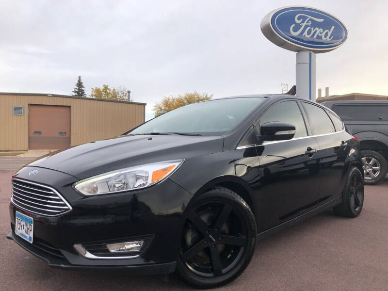 Used 2017 Ford Focus Titanium with VIN 1FADP3N20HL279555 for sale in Windom, Minnesota