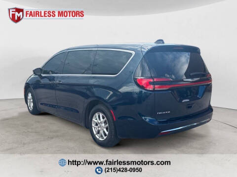 2023 Chrysler Pacifica Touring L