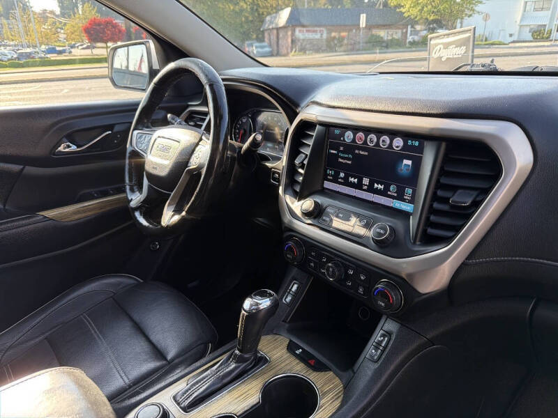 2017 GMC Acadia Denali