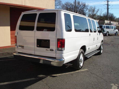 2011 Ford E-Series E-350 SD XLT