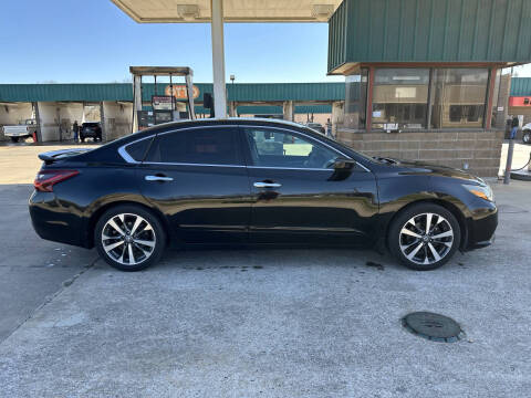 2017 Nissan Altima for sale at Liberty Automotive in Springdale AR