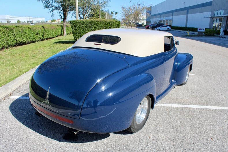 1946 Ford Super Deluxe