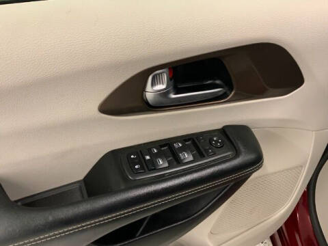 2020 Chrysler Voyager LX