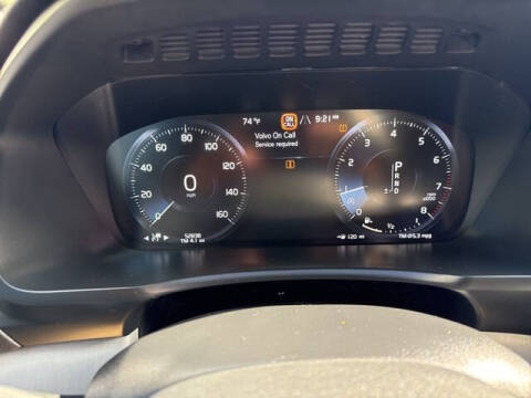 2022 Volvo XC90 T5 Momentum