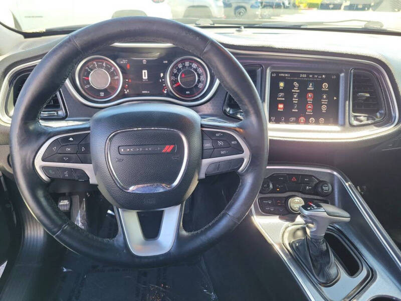 2015 Dodge Challenger SXT Plus