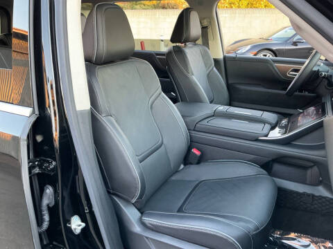 2025 Infiniti QX80 Luxe